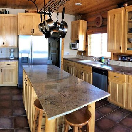Red Rock Ranch Log Cabin: Large, Fully Furnished Эскаланте Экстерьер фото