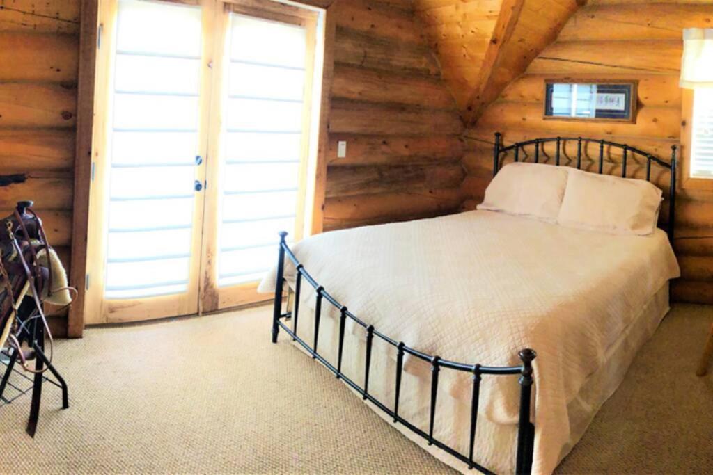 Red Rock Ranch Log Cabin: Large, Fully Furnished Эскаланте Экстерьер фото