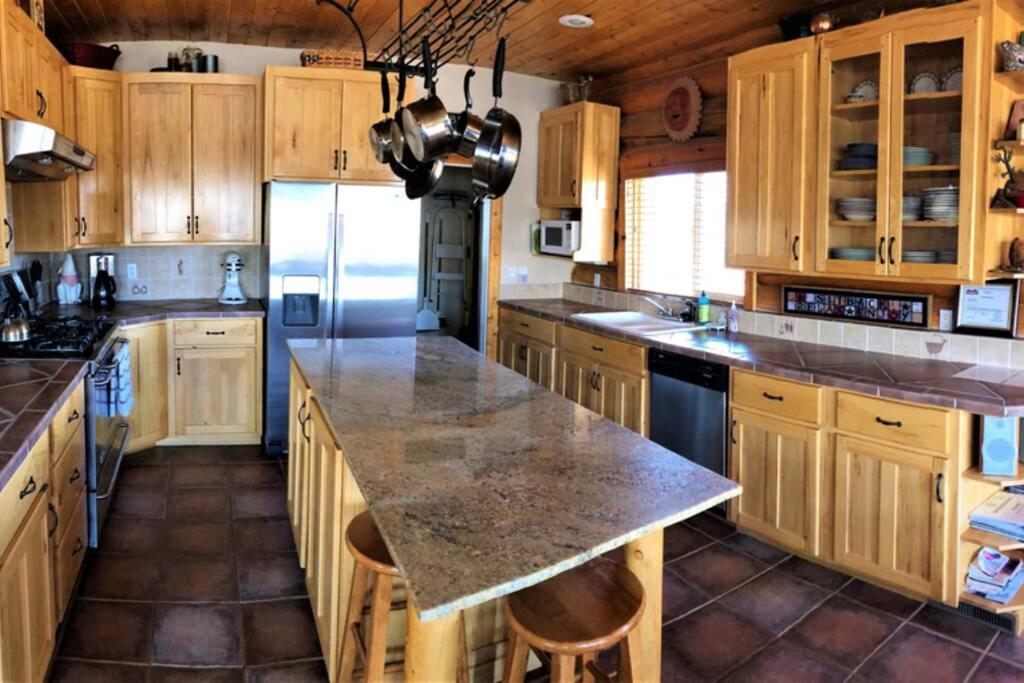 Red Rock Ranch Log Cabin: Large, Fully Furnished Эскаланте Экстерьер фото